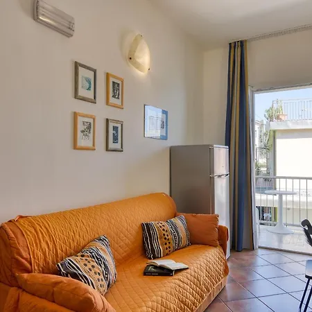 Frontline Beach Laigueglia