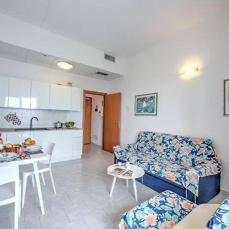 Apartment Frontline Beach Laigueglia