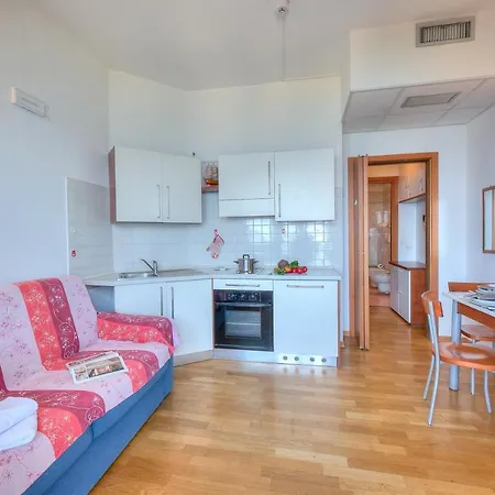 Apartment Frontline Beach