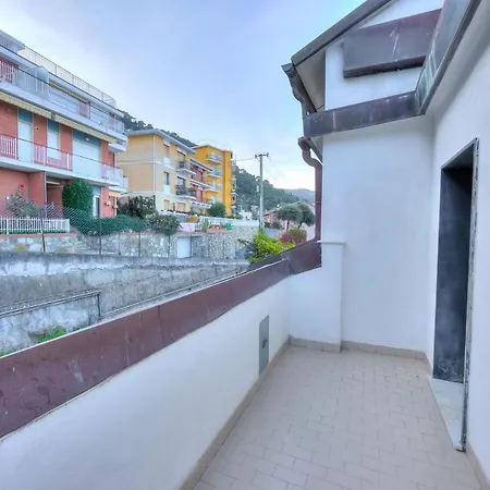 Apartment Frontline Beach Laigueglia