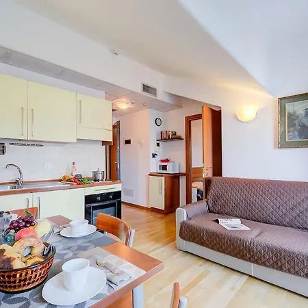 Apartment Frontline Beach