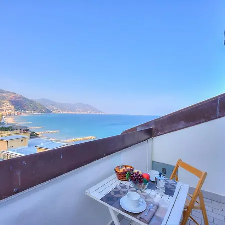 Frontline Beach * Laigueglia