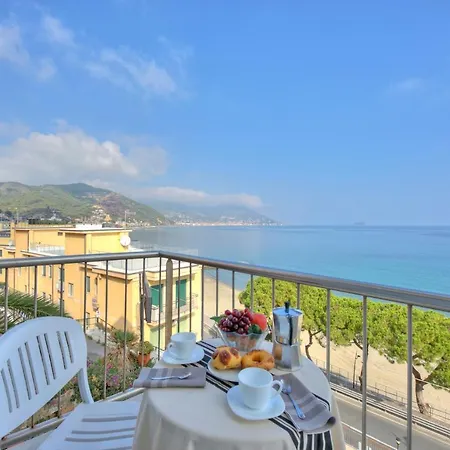 Apartment Frontline Beach *