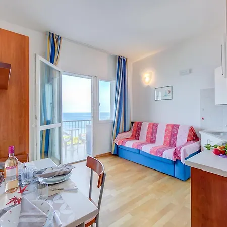 Frontline Beach Apartment