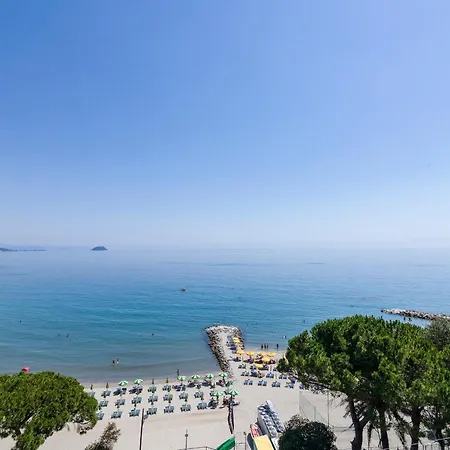 Apartment Frontline Beach *