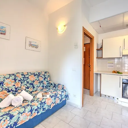 Apartment Frontline Beach