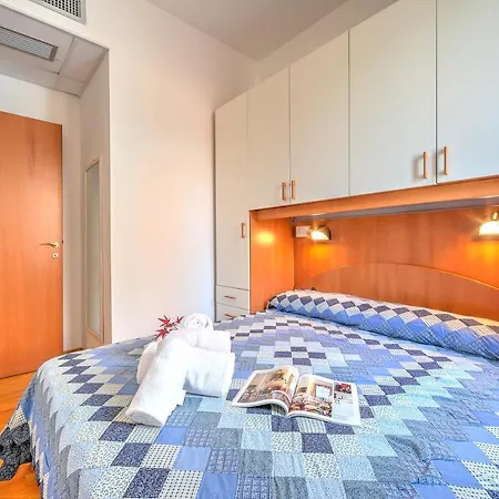 Frontline Beach Apartment Laigueglia
