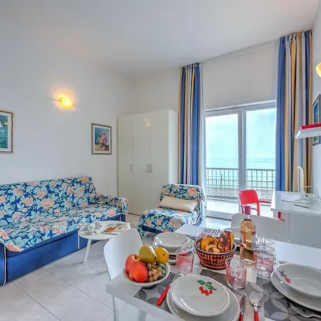 Apartment Frontline Beach *