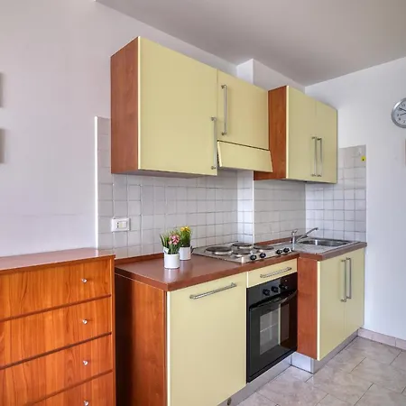 Apartment Frontline Beach