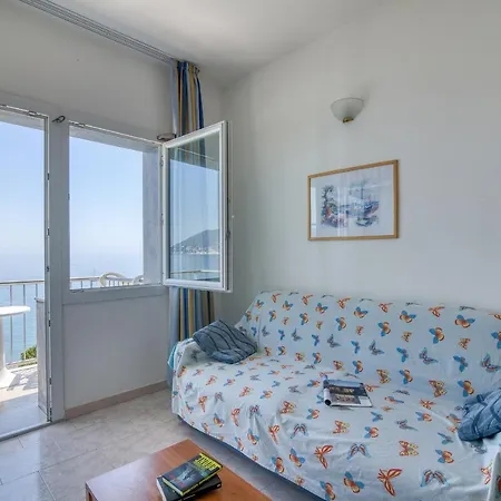 Apartment Frontline Beach Laigueglia